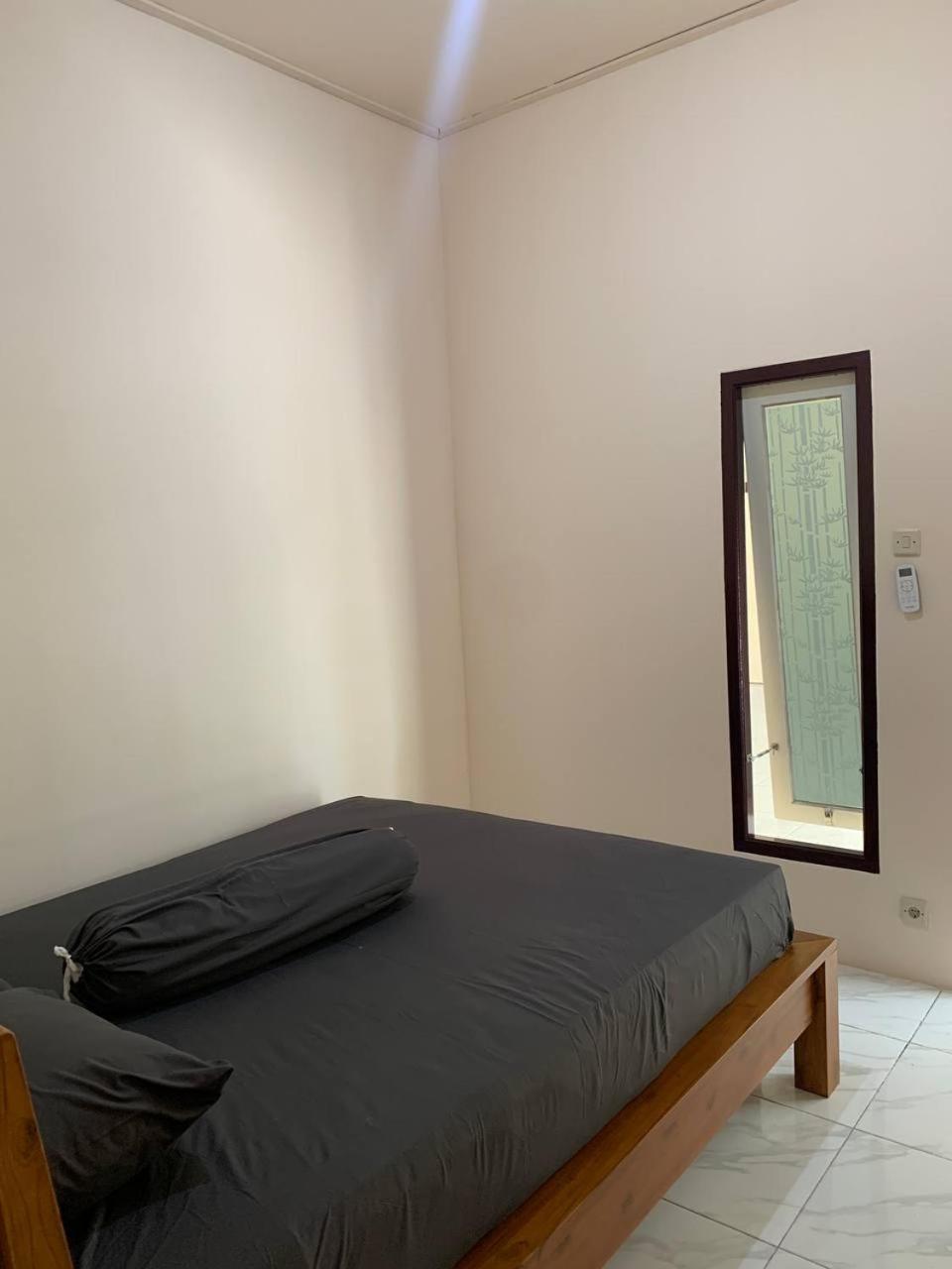 Dikky Guest House Near Bangsal And Sira Pemenang ภายนอก รูปภาพ