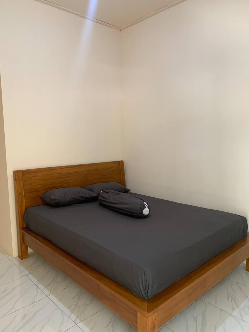 Dikky Guest House Near Bangsal And Sira Pemenang ภายนอก รูปภาพ
